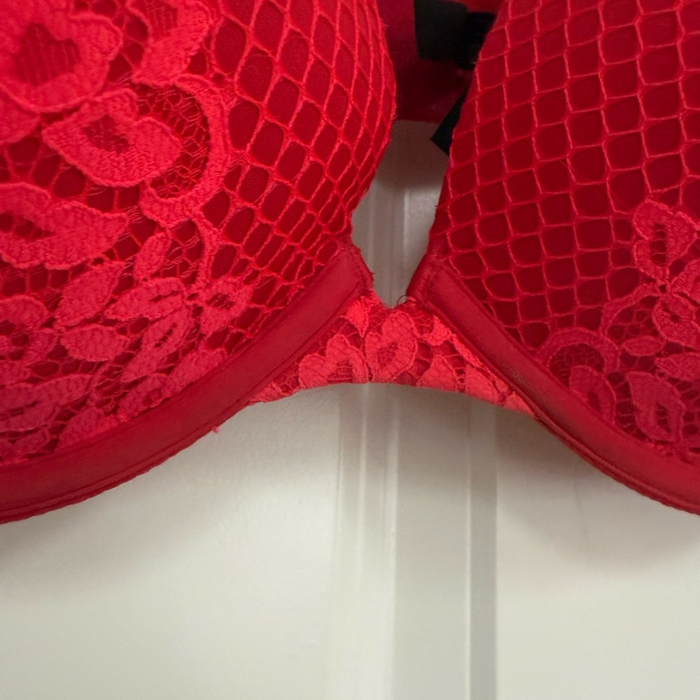 Victoria’s Secret Vibrant Red Very Sexy Push-Up with Underwire - Picture 3 of 5
